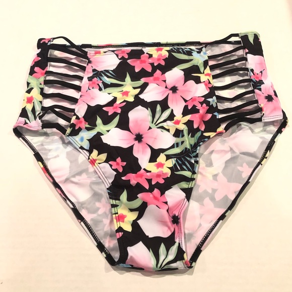 Floral swim 2 piece in plus - Picture 4 of 8